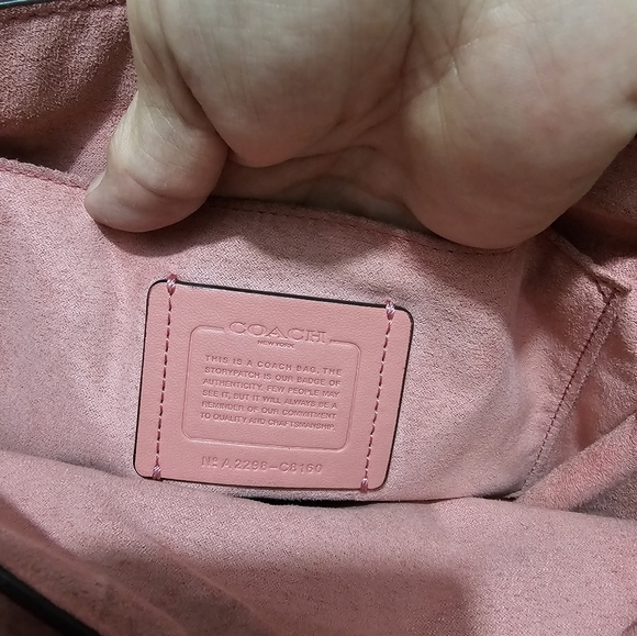 Authentic Coach Shouler/Crossbody Bag - Picture 6 of 9